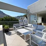 Elegant Camps Bay Villa With Pool 150M To Beach