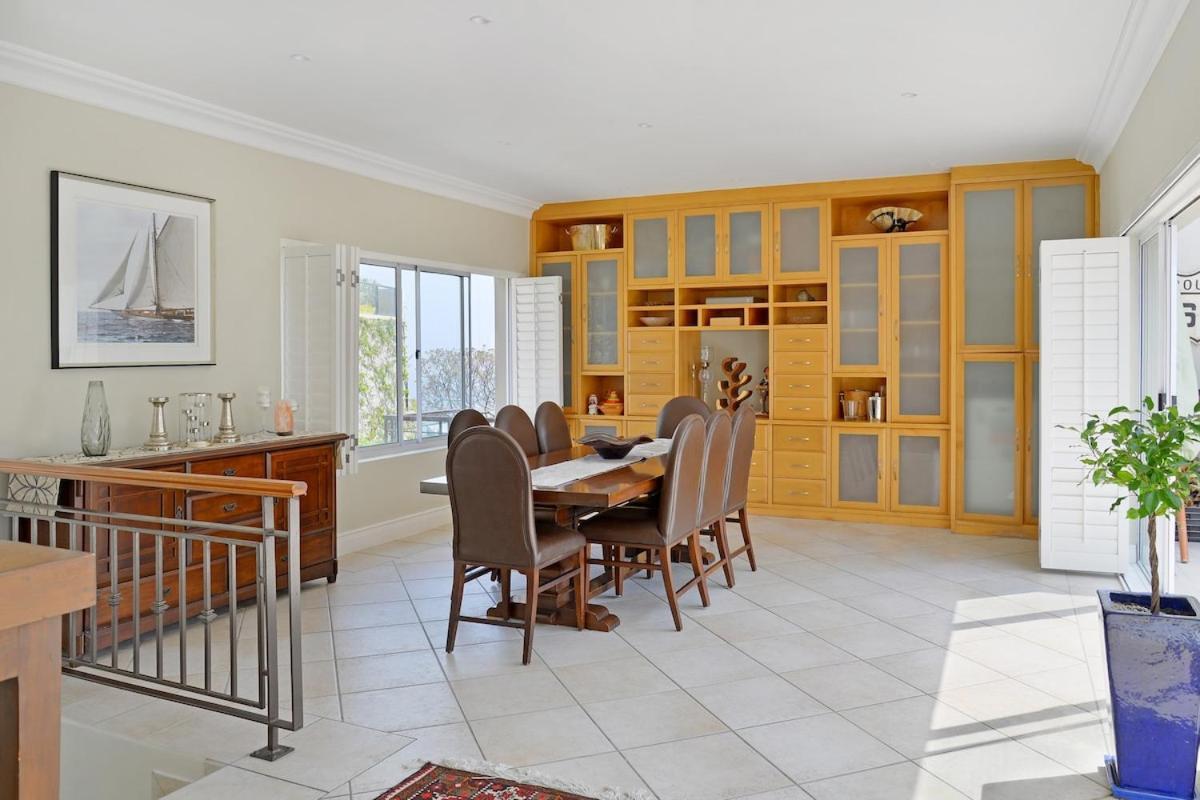 Holiday home Elegant Camps Bay With Pool 150m To Cape Town