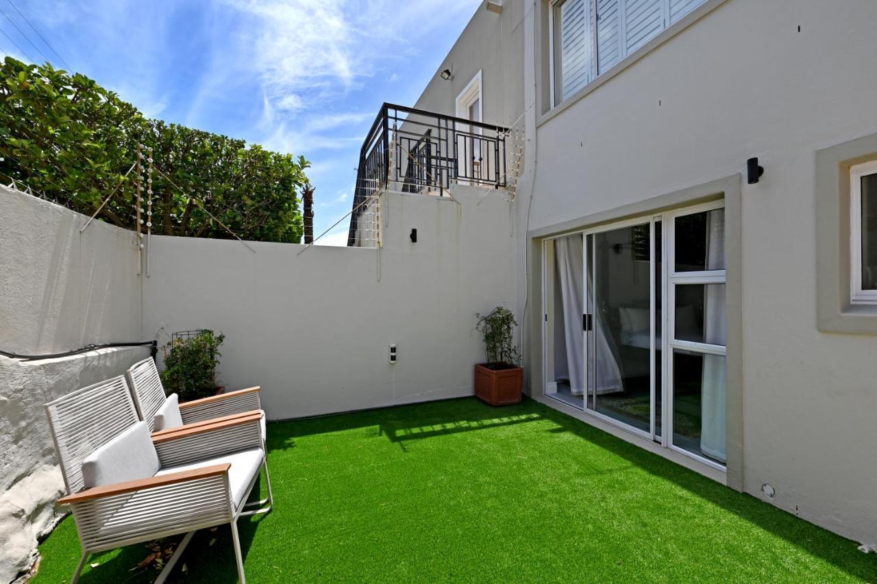 Elegant Camps Bay With Pool 150m To
