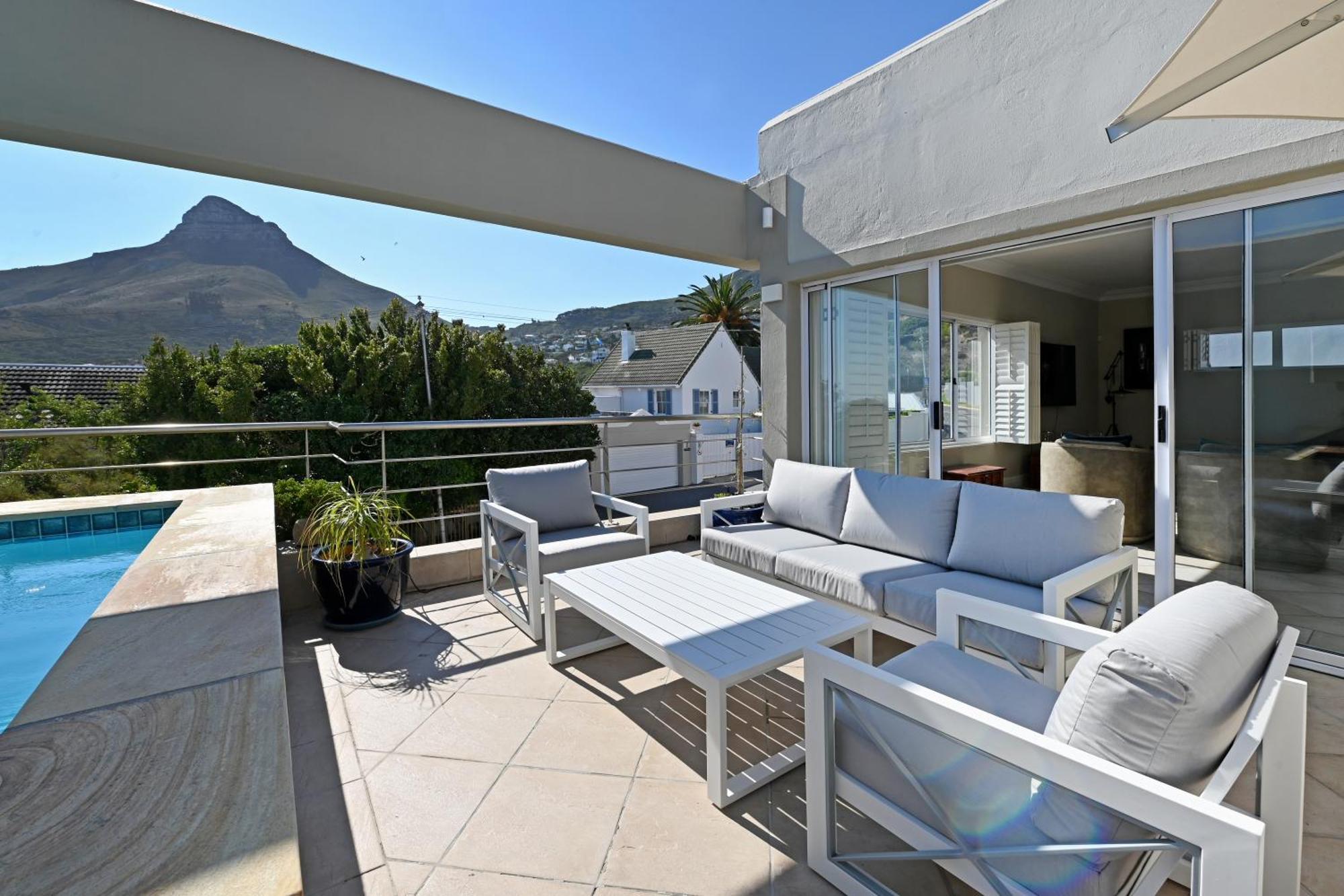 Elegant Camps Bay With Pool 150m To Holiday home *